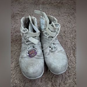 Nfinity Titain cheer shoes